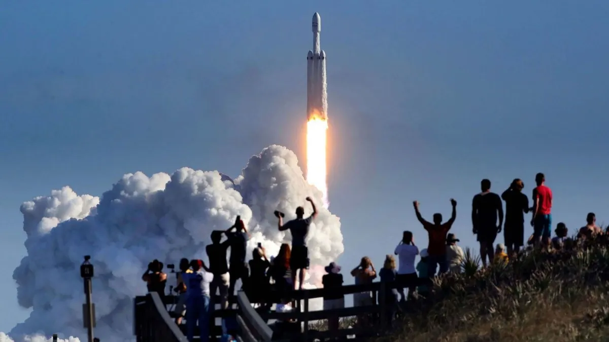 SpaceX, 밸류 2.7조 달러로 1조 급등 — 금요일 거래 시작 후