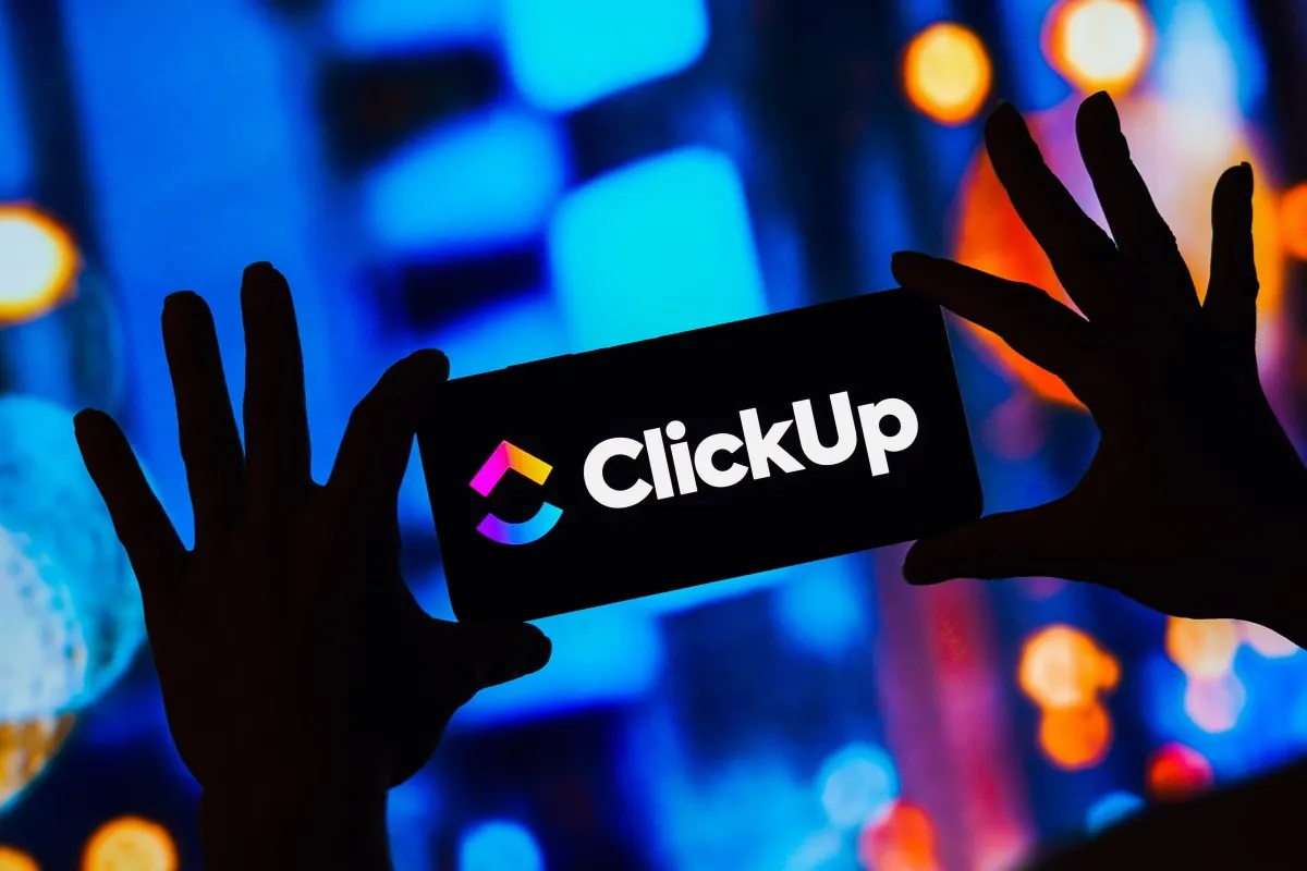 ClickUp, 수백 명 해고 후 수천 개 AI 에이전트로 대체