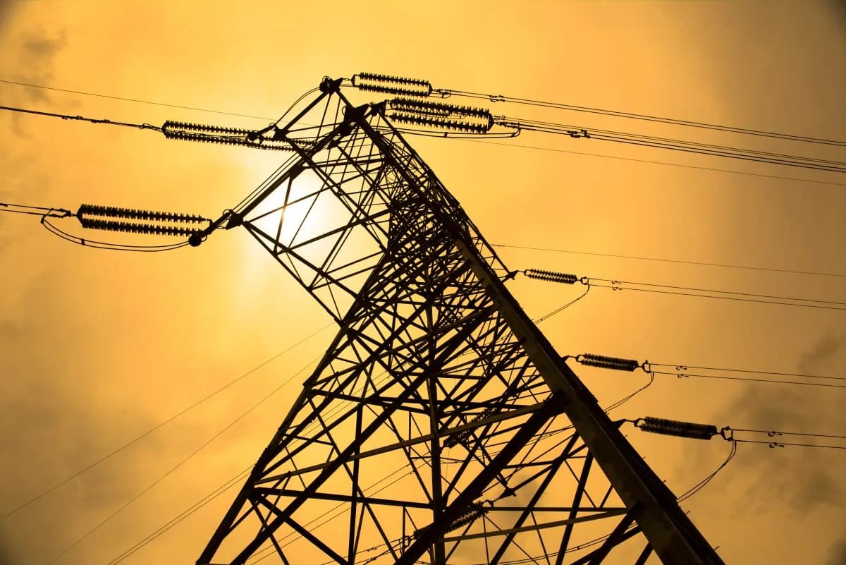 FERC, AI 데이터센터에 전력망 접속 패스트트랙 의무화 — 공급 부족은 미해결