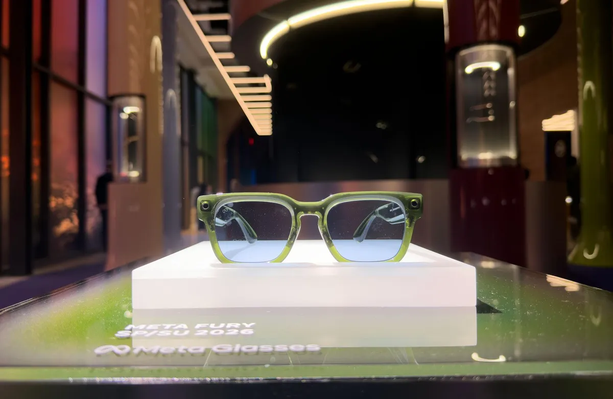 Meta, Ray-Ban 브랜드 뗀 자체 스마트 글래스 3종 공개 — Kylie Jenner 협업 모델 포함