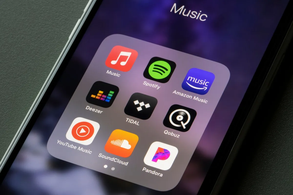 Deezer, AI 음악 탐지 도구 출시 — Spotify·Apple Music 플레이리스트 스캔