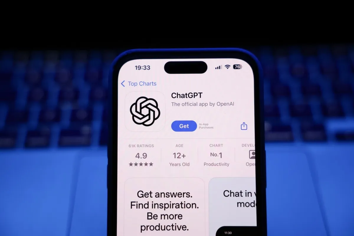 ChatGPT 시장 점유율 50% 아래로 처음 하락
