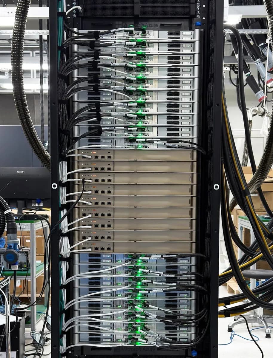 Nadella '최초로 Vera Rubin NVL72 검증' — MS·NVIDIA 인프라 동맹 강화